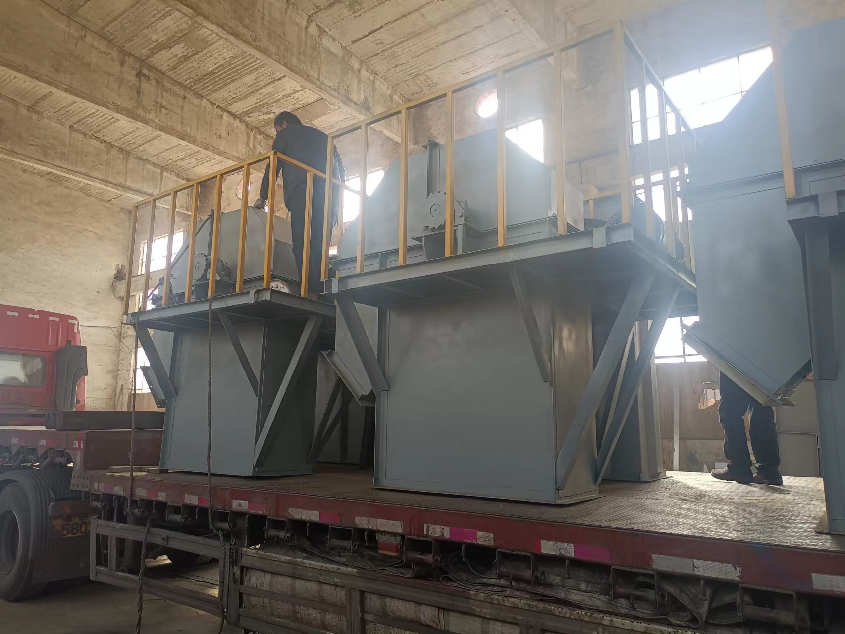 板鏈斗式提升機(jī)的型號(hào)需要根據(jù)哪些技術(shù)參數(shù)來確定？(z型斗式提升機(jī))